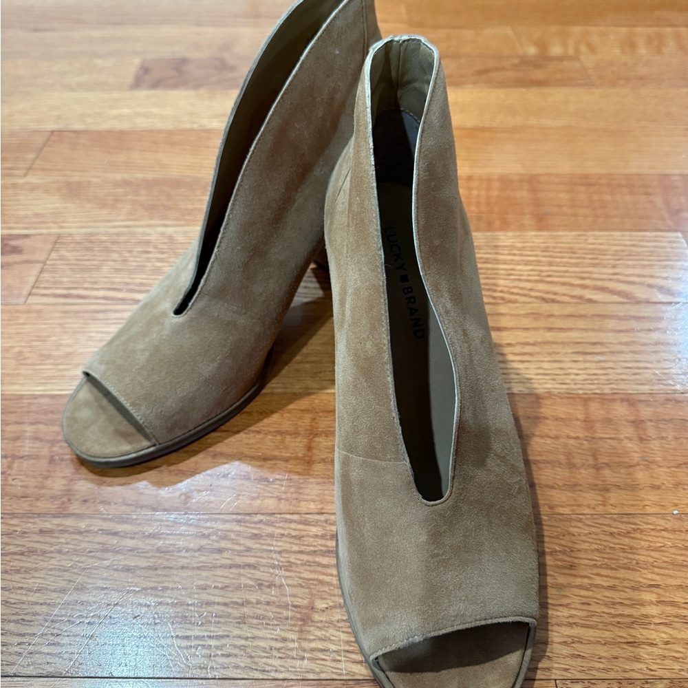 Lucky Brand Peep Toe Tan Heeled Booties